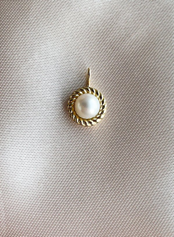 Pingente Drina - ouro amarelo 18k e pérola