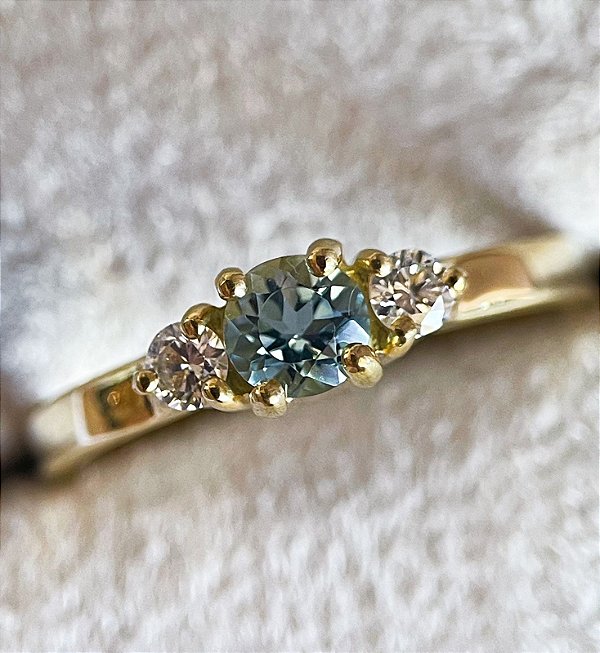 Anel Nina - ouro amarelo 18K, água-marinha e diamantes