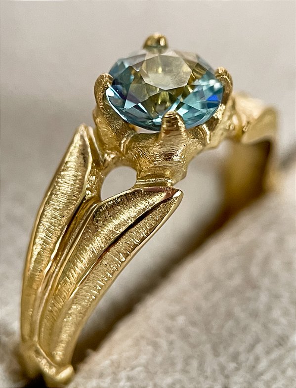 Anel Tulipa- ouro amarelo 18k e água-marinha