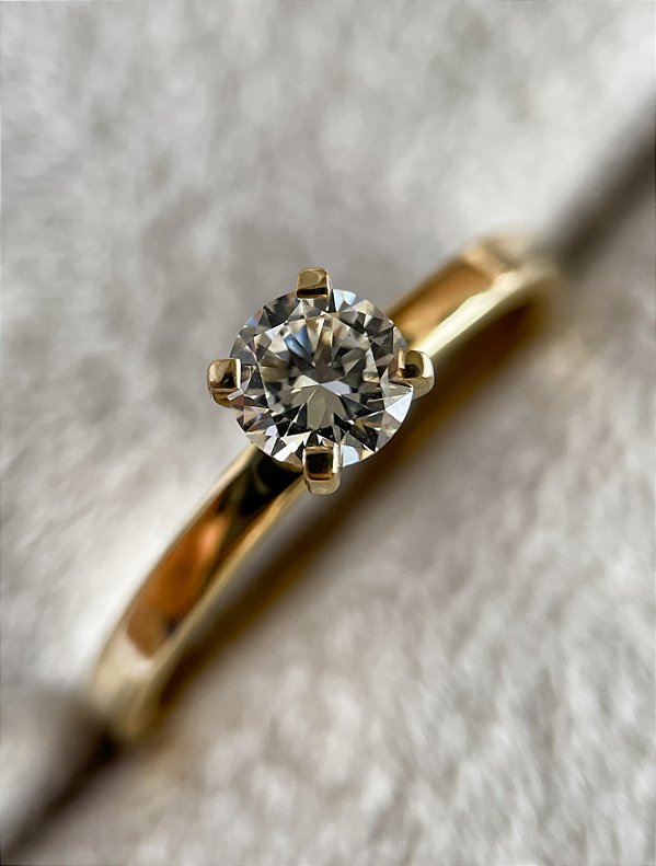 Anel Classique - ouro amarelo 18k e diamante de 50 pontos