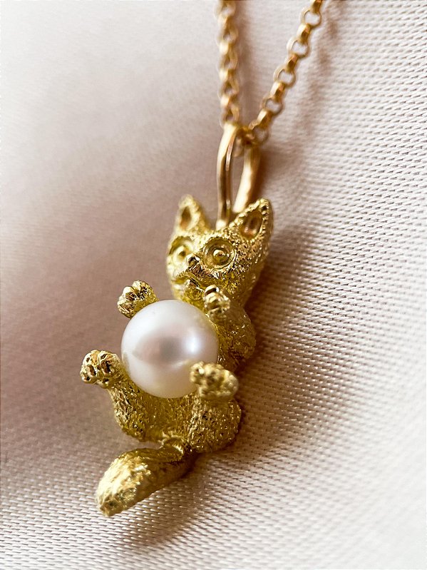 Pingente Gato - ouro amarelo 18k e pérola