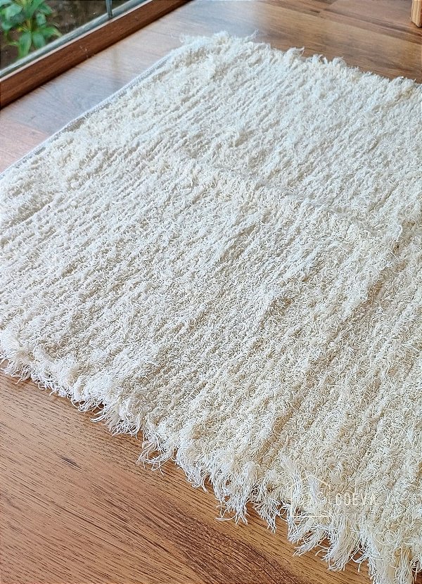Tapete Artesanal Básico Peludo Pequeno Avulso 50 x 70