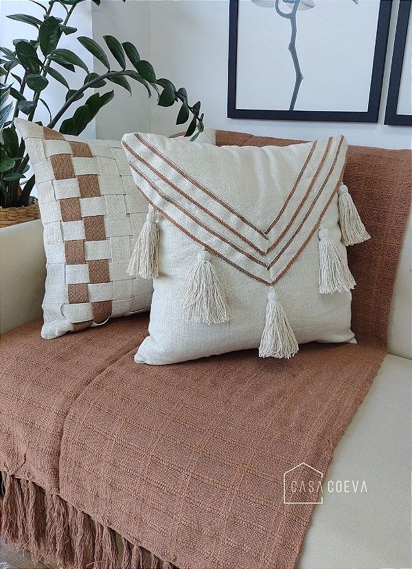 Kit 2 Almofadas Artesanal Pingente Trançada Cru Caramelo