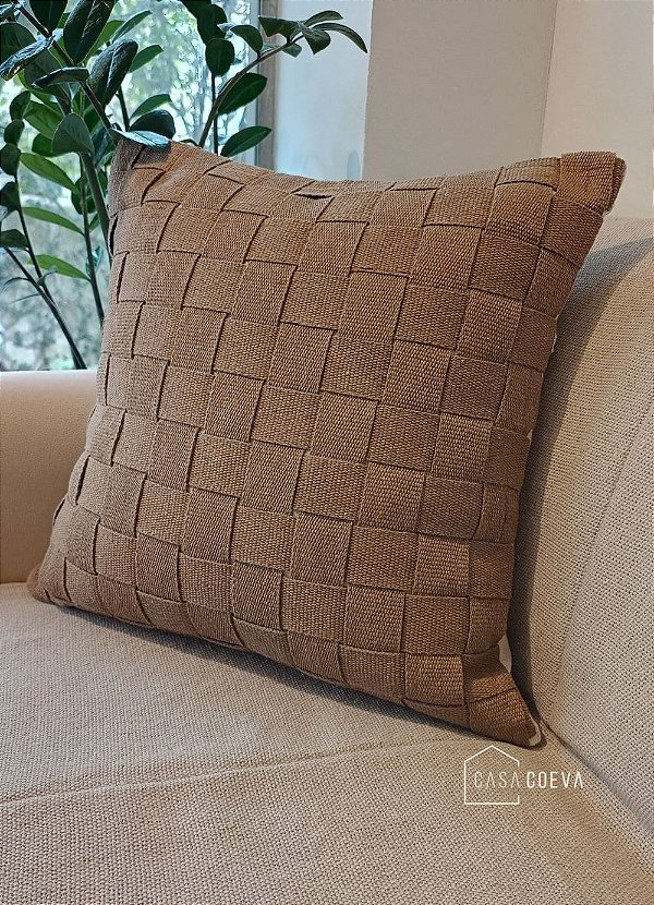 Capa de Almofada Artesanal Trançada Tressé Marrom Cru 40 x 40