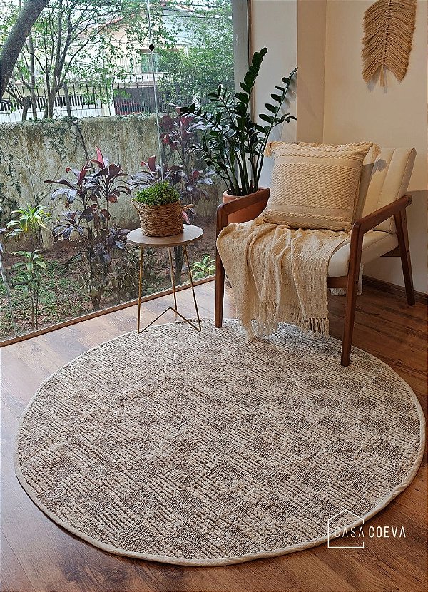Tapete Artesanal Redondo Boho Peludo Xadrez Caramelo Cru 140 cm