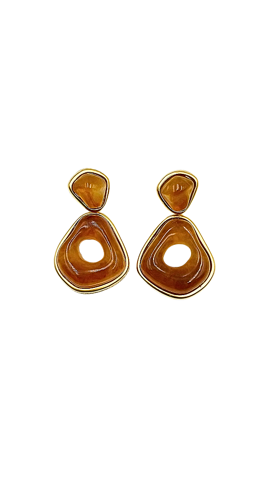 Brinco Atitude Resinado Caramelo