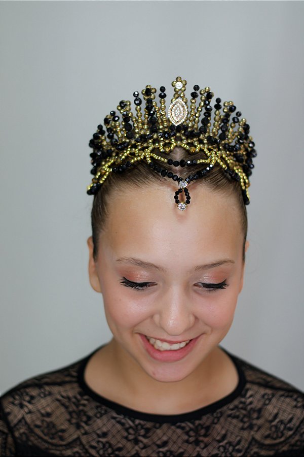 Coroa de bico com testeira preta com dourado