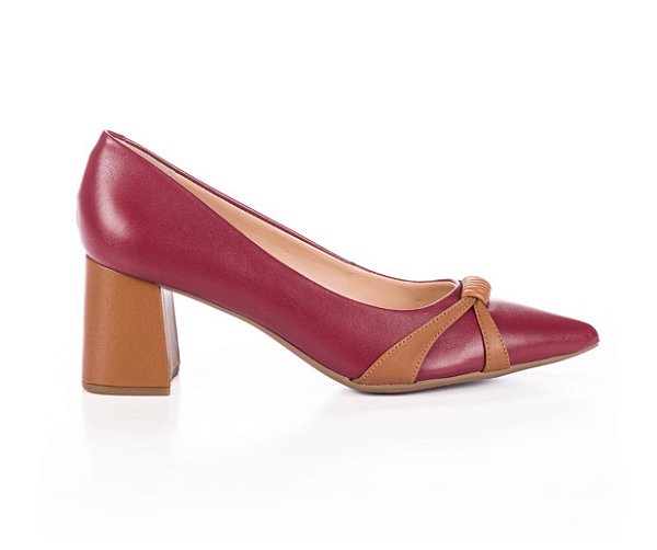 Scarpin salto bloco bicolor marsala e caramelo