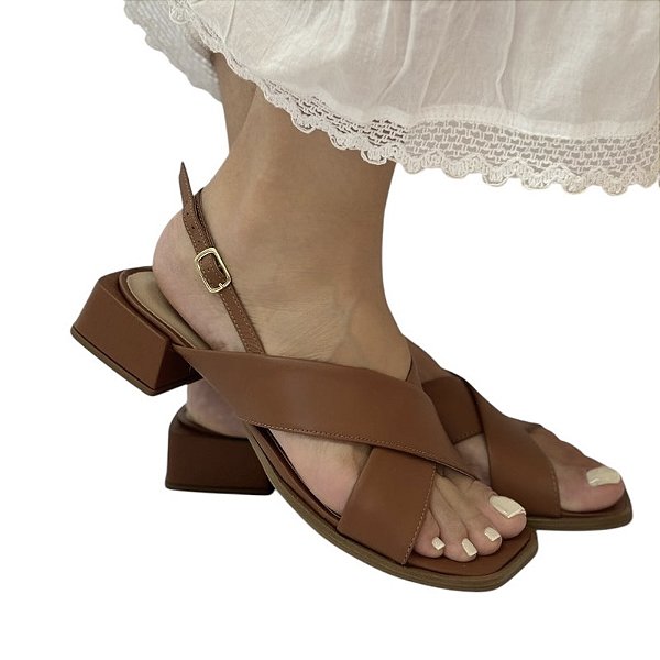 Sandália Cross caramelo