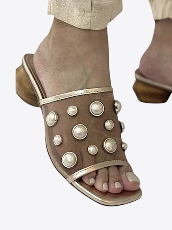 Tamanco metalizado pérolas