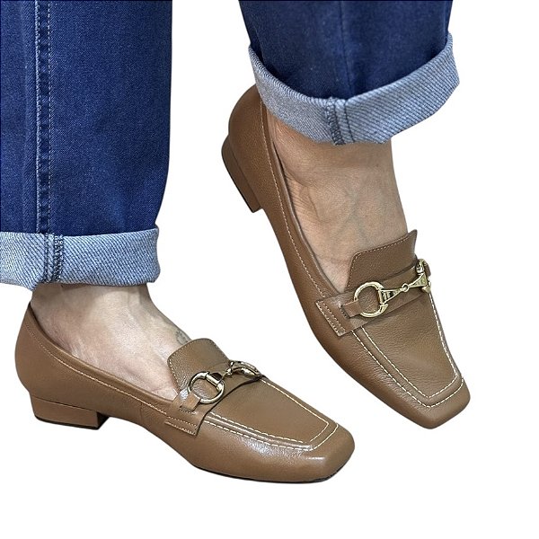 Mocassim bico quadrado caramelo