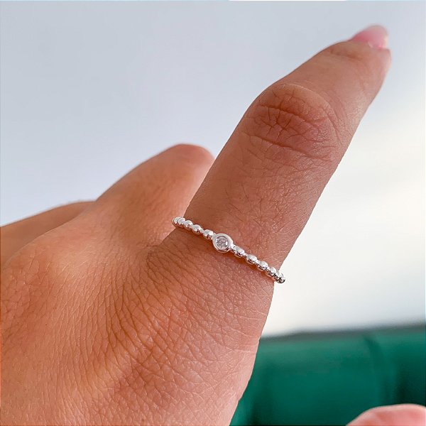 Anel mini solitário poa banhado a prata