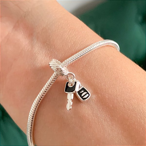 Berloque chavinha banhado a prata