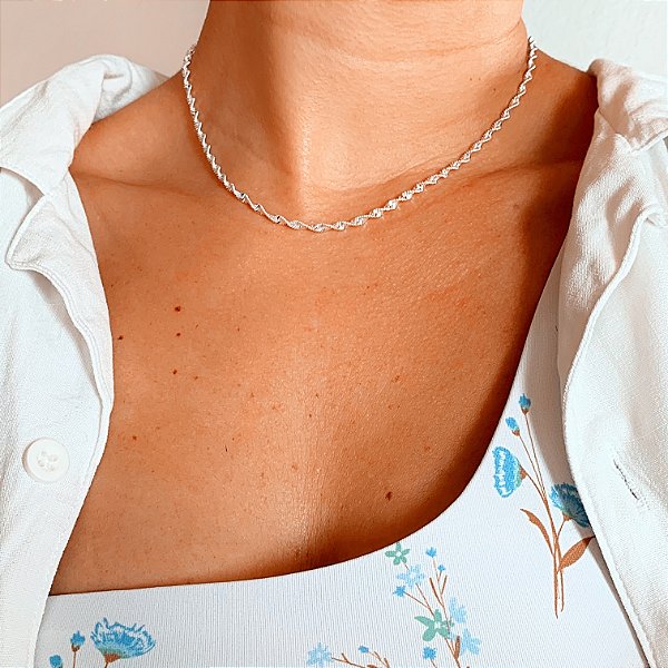 Chocker torcida 3mm banhado a prata