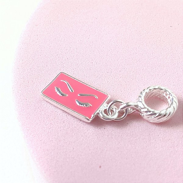 Berloque plaquinha lash banhado a prata