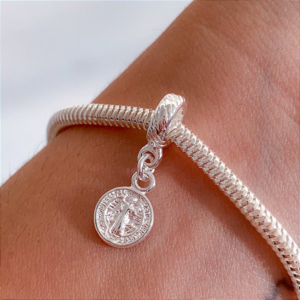 Berloque medalha São bento banhado a prata