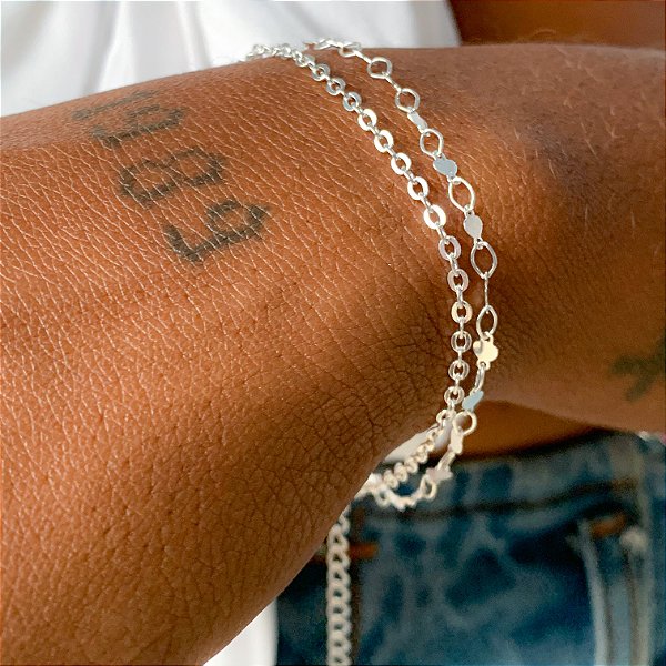 Pulseira dupla medalhas e corrente elos banhado a prata