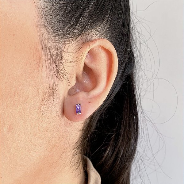 Brinco zircônia retangular Ametista banhado a prata