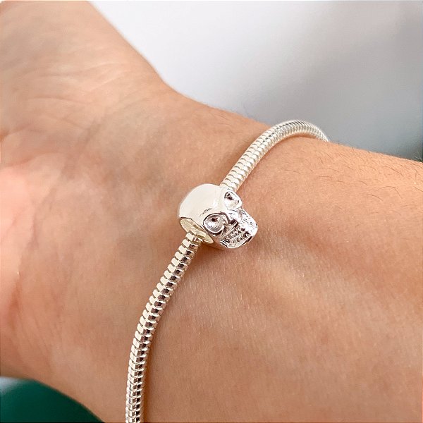 Berloque mini caveira banhado a prata