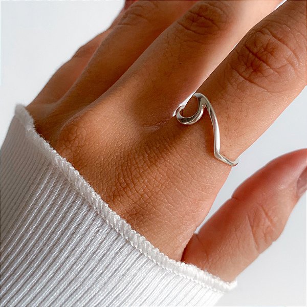 Anel onda banhado a prata