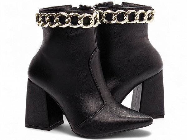 Bota Feminina Bico Fino Cano Medio com Enfeite de corrente Dourado