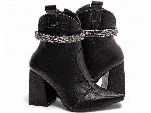 Bota Feminina Bico Fino com Enfeite de Manta de Strass