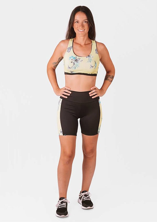 Shorts biker recorte lateral floral amarelo Maldivas