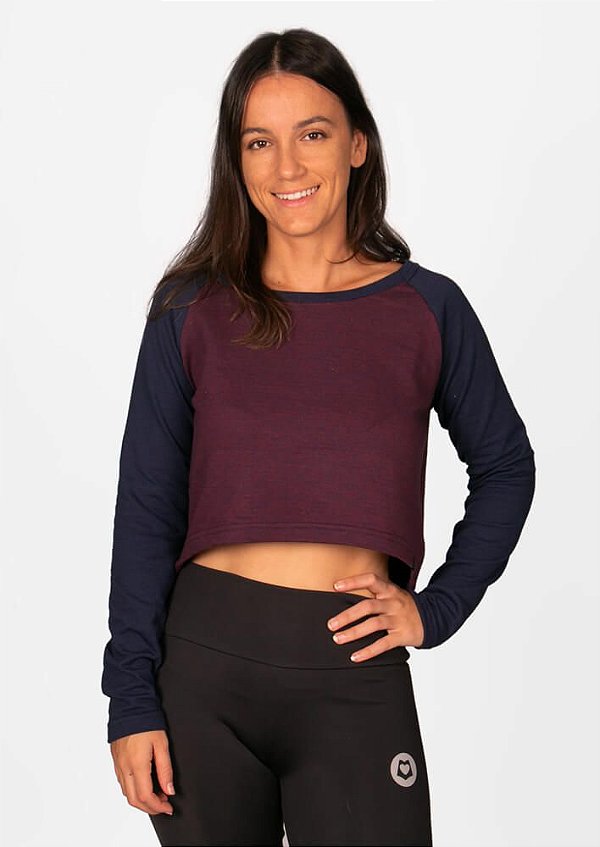 Blusa cropped manga longa marinho bordô