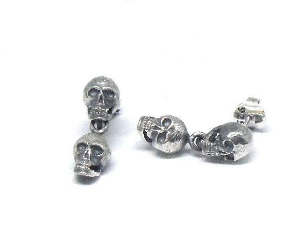 Brinco Skull Duplo