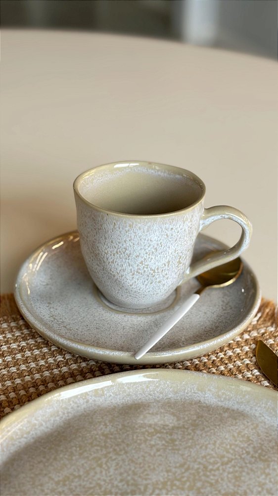 Xícara de Chá e Pires Orgânico Latte