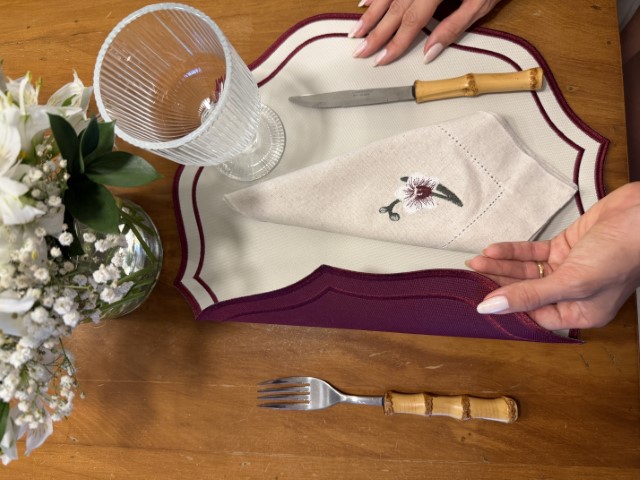 Jogo Americano Bordô com Off Dupla Face Redondo