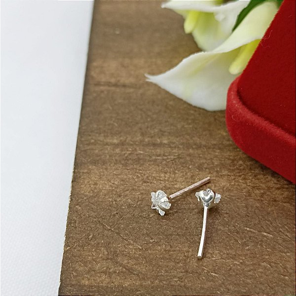 Brinco De Prata Com Pedra De Zircônia Em Forma De Estrela Bijou Art