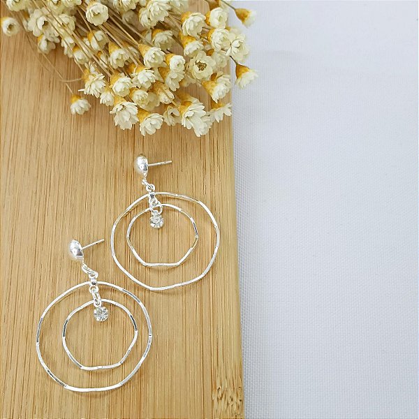 Brinco Banhado a Prata Pendurado Com Aros Ondulados Bijou Art