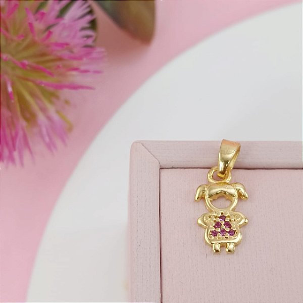 Pingente Banhado a Ouro 18K Menina Com Pedra Rosa Bijou Art