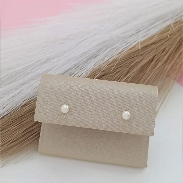 Brinco Feminino Banhado a Ouro 18K Meia Pérola 4mm Bijou Art