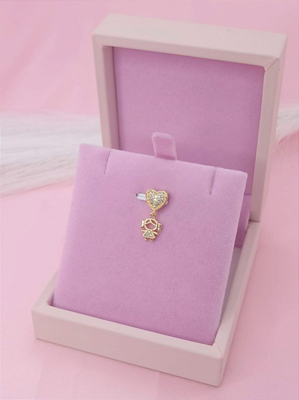 Pingente Menina Com Coração Banhado a Ouro 18K Cravejada Bijou Art