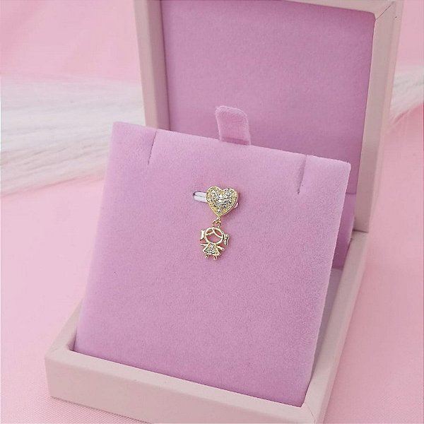 Pingente Menina Com Coração Banhado a Ouro 18K Cravejada Bijou Art