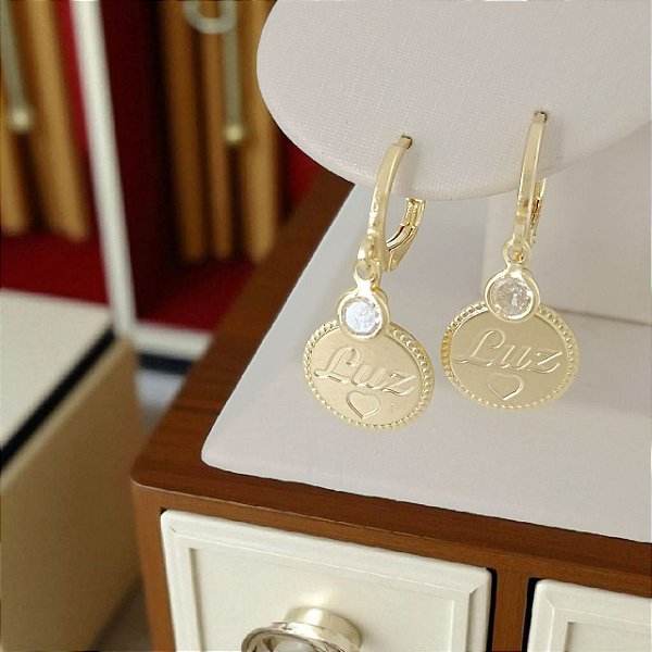 Brinco Banhado a Ouro De Argola Com Medalha Trabalhada Bijou Art