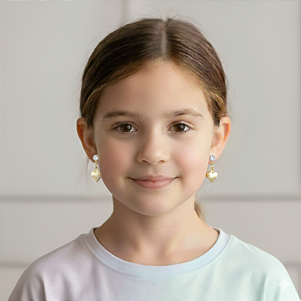 Brinco Infantil Banhado a Ouro Pendurado Com Coração e Pedra Colorida Bijou Art