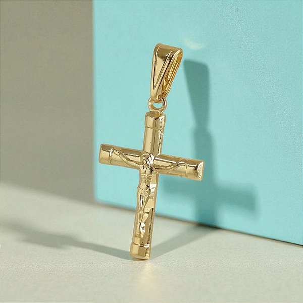 Pingente Banhado a Ouro De Cruz Com Cristo Lisa Bijou Art