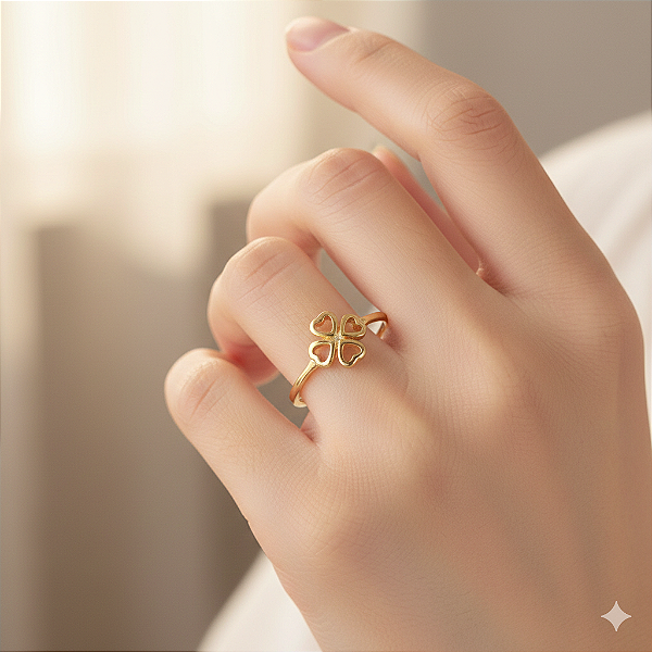 Anel Banhado a Ouro de Aro Médio Liso Com Trevo de 4 Folhas Bijou art