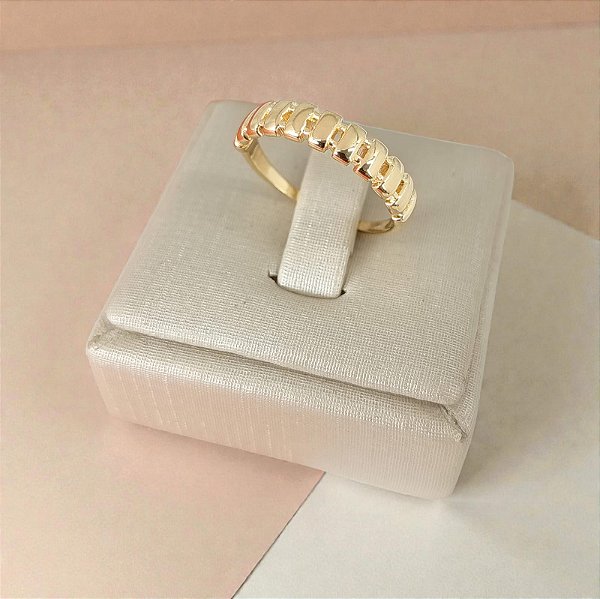 Anel Banhado a Ouro Liso Com Detalhes Trabalhados Bijou Art