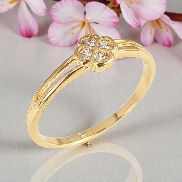 Anel Banhado a Ouro Aro Médio Meio Vazado Com Trevo E Pedras Bijou Art