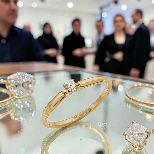 Anel Solitário Banhado a Ouro Com Pedra De Zircônia Bijou Art