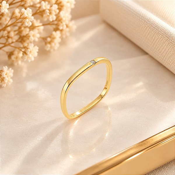 Anel Banhado a Ouro Quadrado Liso Com Mini Zircônia Bijou Art