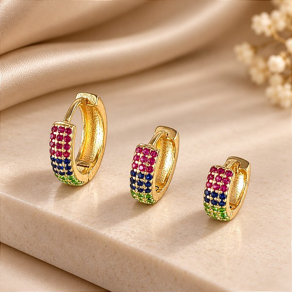 Argola Banhada a Ouro Com Mini Zircônias Coloridas Bijou Art