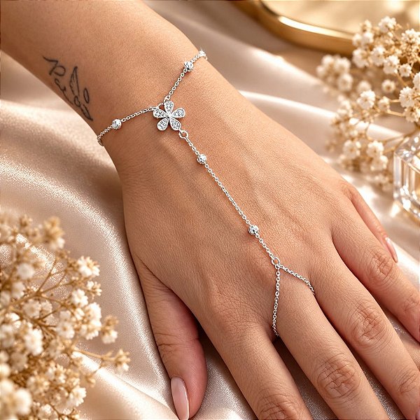 Pulseira Banhada a Prata Hand Chain Com Pingente De Flor Bijou Art