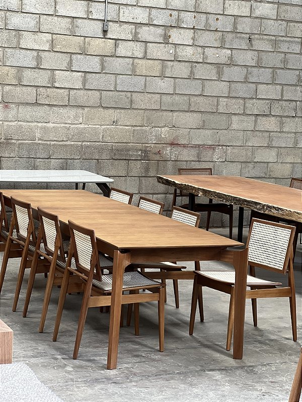 Mesa de 4 a 12 Cadeiras - Modelo Lush de Madeira (apenas a mesa)