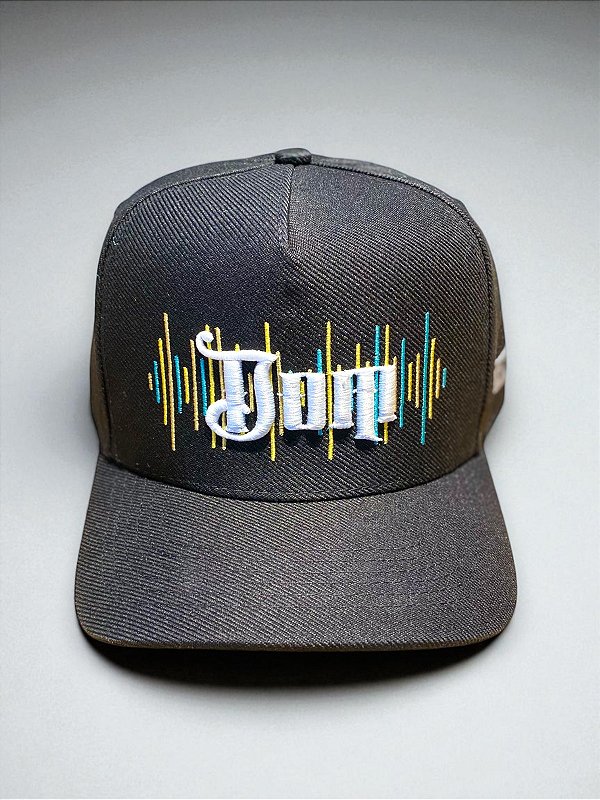 Boné Dom Cap preto bordado alto relevo.