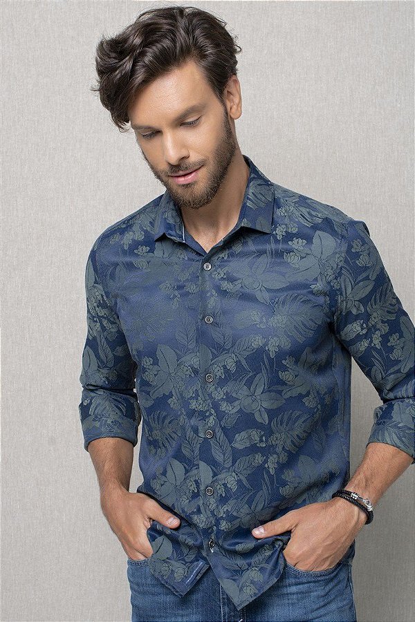 roupas preta e branca